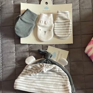 Cloud Island Gray and White Mittens and Hat Set